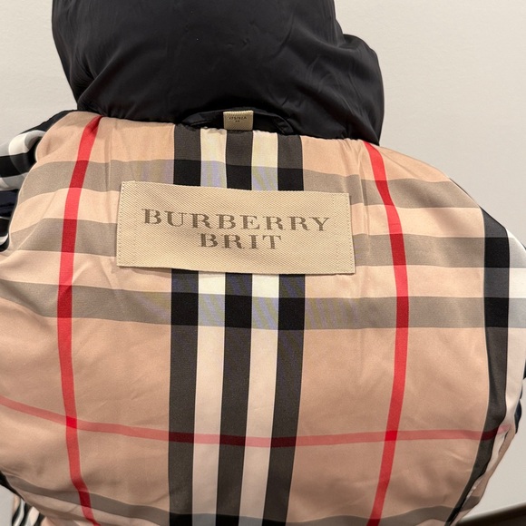 Burberry Quilted Navy Blue Puffer Coat with Belt and removable hood. Authentic - Picture 12 of 16